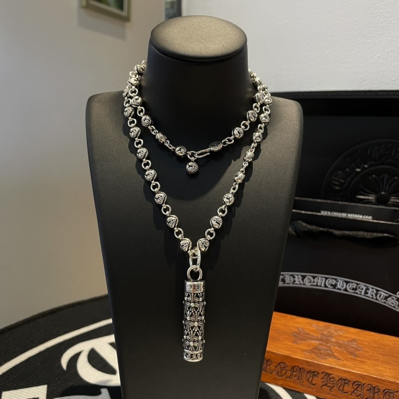 Ch*0me He**ts necklaces